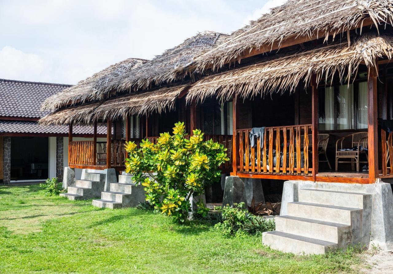 The Ujung Bocur Bungalows Krui Exteriér fotografie